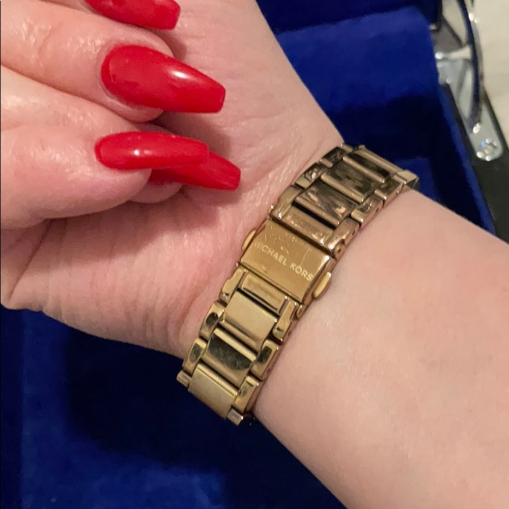 Michael Kors gold watch, pearl face with diamonds - Picture 3 of 5